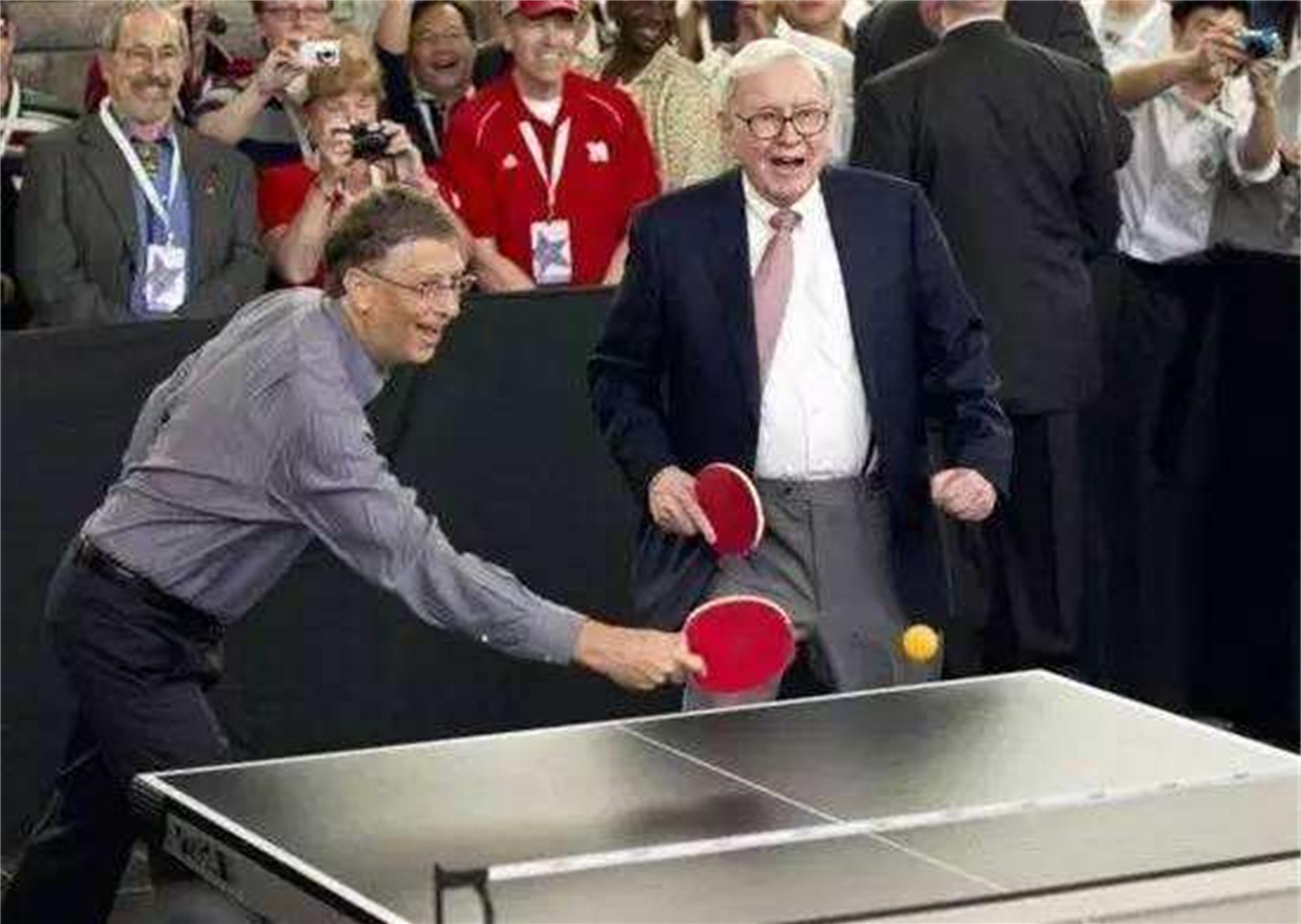 投资家巴菲特比尔盖茨乒乓球.jpg